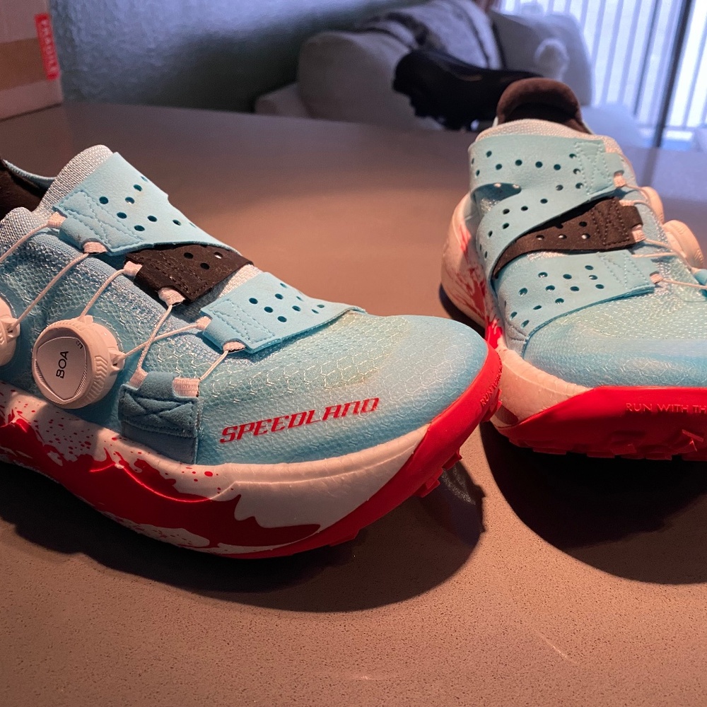 Speedland Size 7.5 Womens 6 Mens
